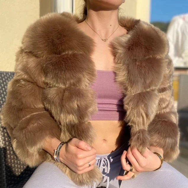 W&W Mode | Elegante Pelzjacke