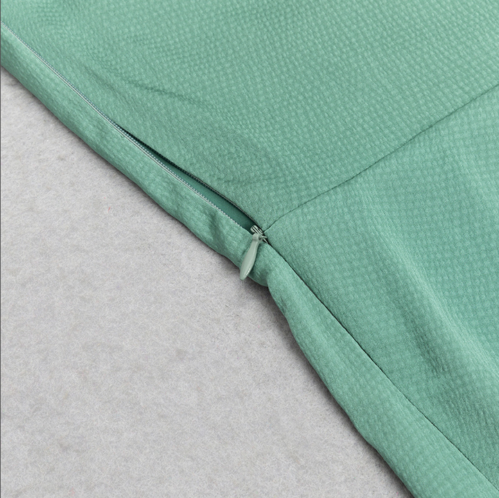 Asymmetrisches, figurbetontes Maxikleid mit hohem Schlitz | Grün