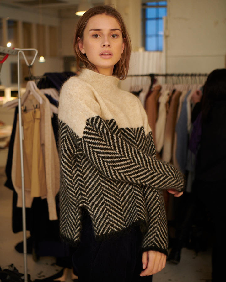 W&W Mode | Damen Rollkragenpullover mit Zweifarbdesign