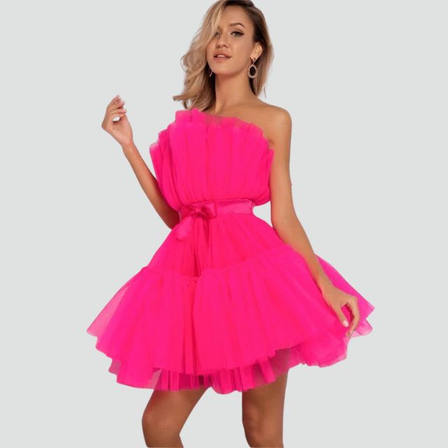 W&W Mode | Trägerloses Tüllkleid mit geschichtetem Rock
