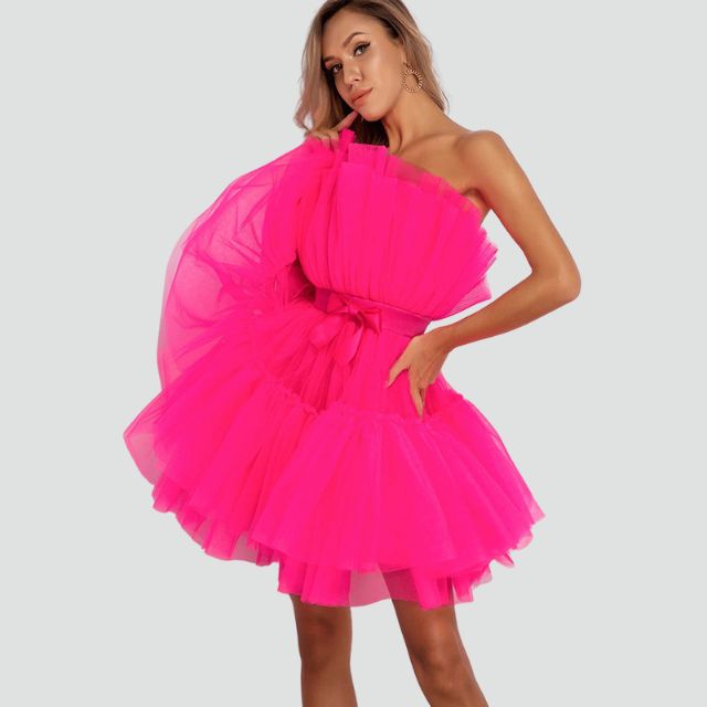 W&W Mode | Trägerloses Tüllkleid mit geschichtetem Rock