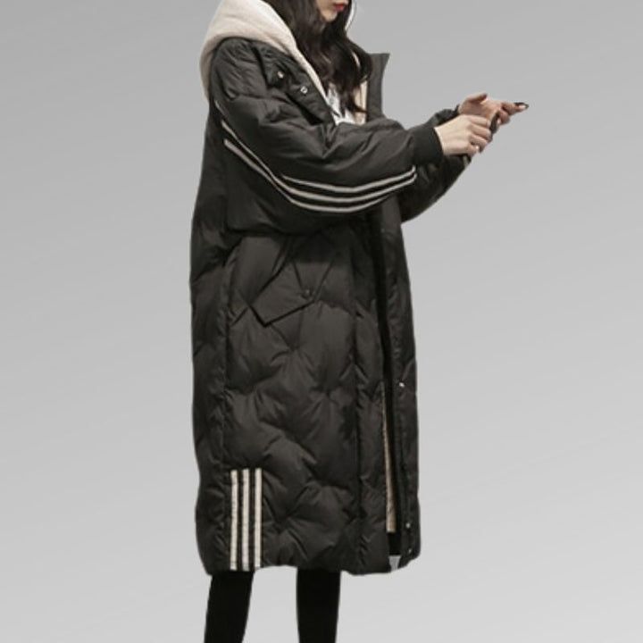 Lang geschnittene, gesteppte Damen-Winterjacke mit Kapuze