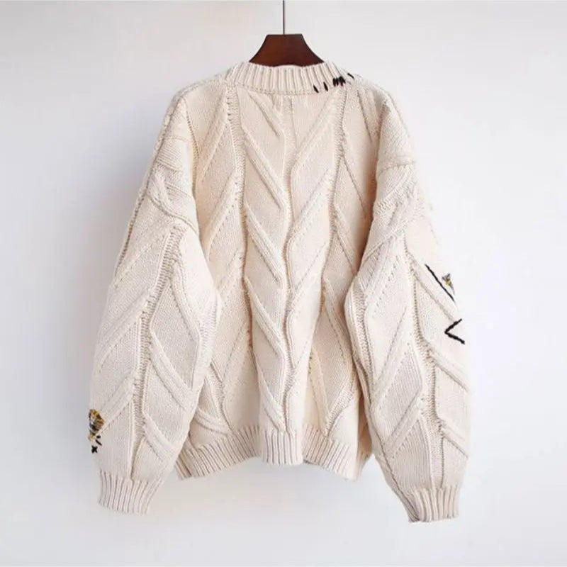 W&W Mode | Gestrickte V-Ausschnitt Damenjacke mit Stickerei