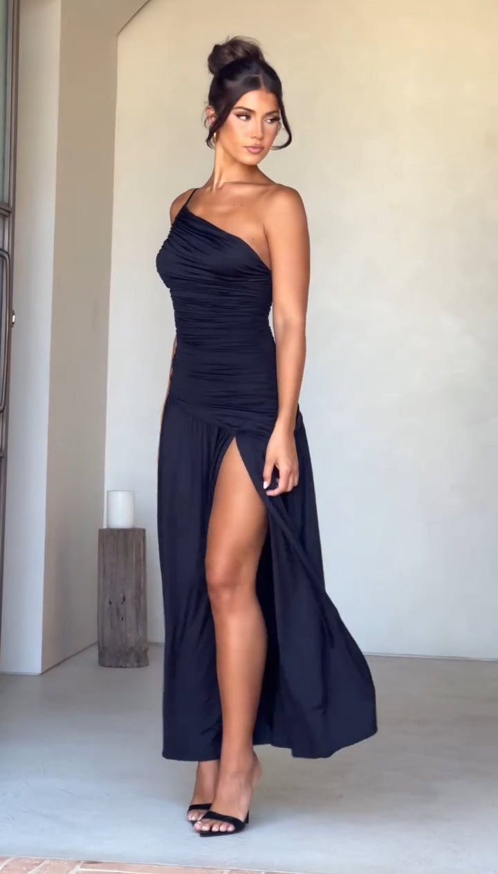 One-Shoulder-Kleid