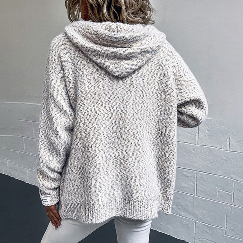 W&W Mode trifft Funktionalität: Entdecke Nora's Kapuzen-Cardigan