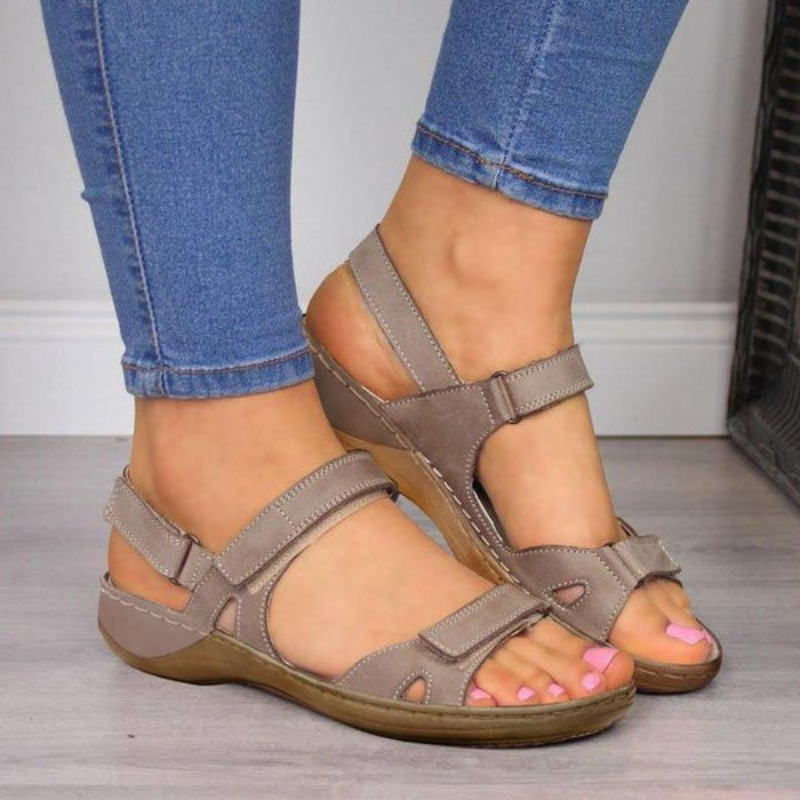 W&W Mode | Bequeme orthopädische Sandalen mit Schnalle