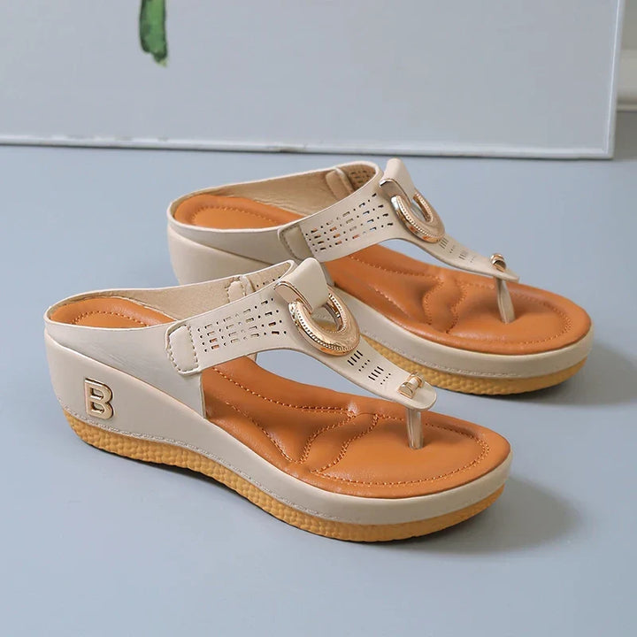 W&W Mode- Damen Römersandalen mit Keilabsatz und Plateau