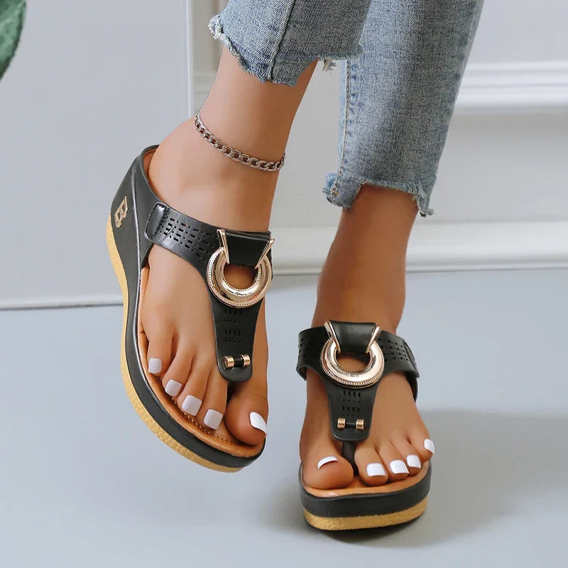 W&W Mode- Damen Römersandalen mit Keilabsatz und Plateau