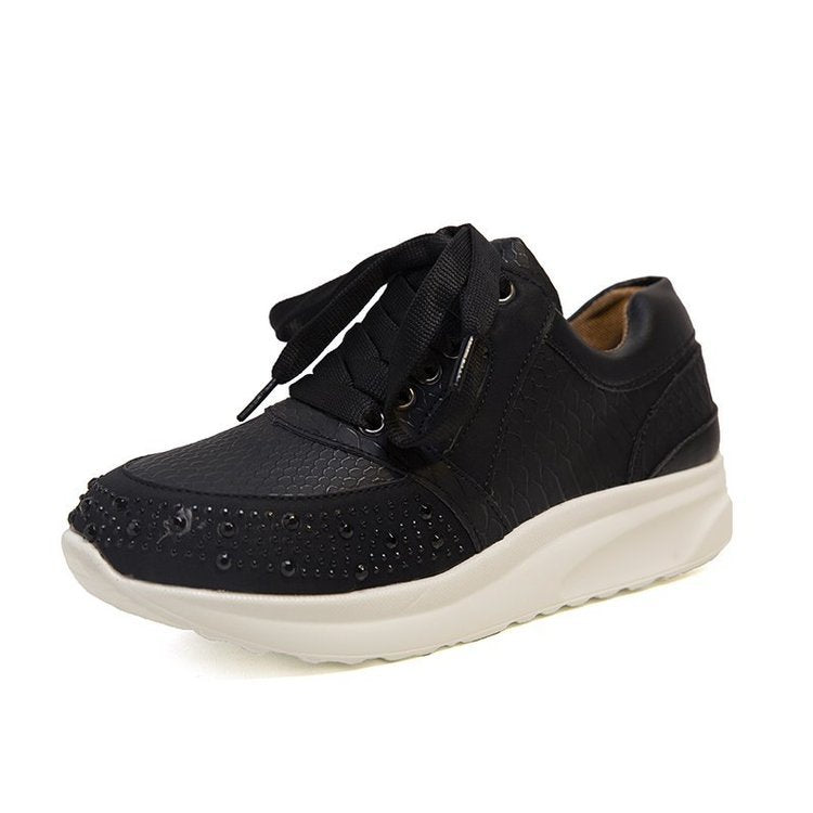 Damen Sportliche Sneakers mit Glitzerelementen und ergonomischer Sohle W&W Mode