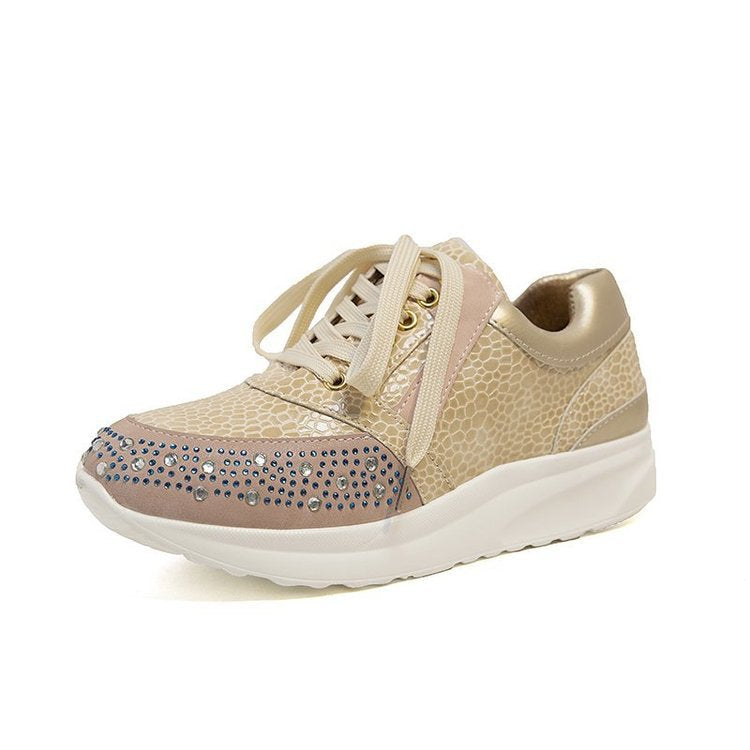 Damen Sportliche Sneakers mit Glitzerelementen und ergonomischer Sohle W&W Mode