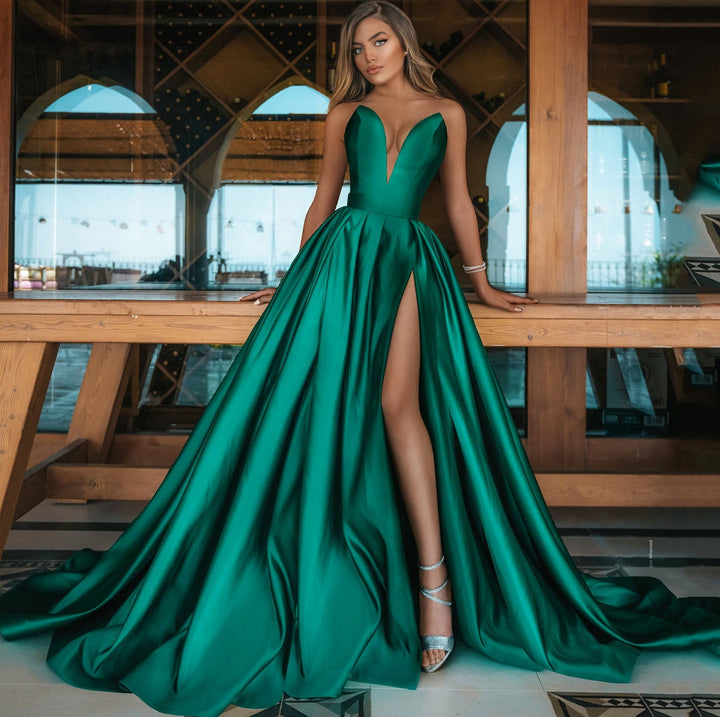 Damen A-Linien Maxikleid mit tiefem V-Ausschnitt und elegantem Schlitz W&W Mode