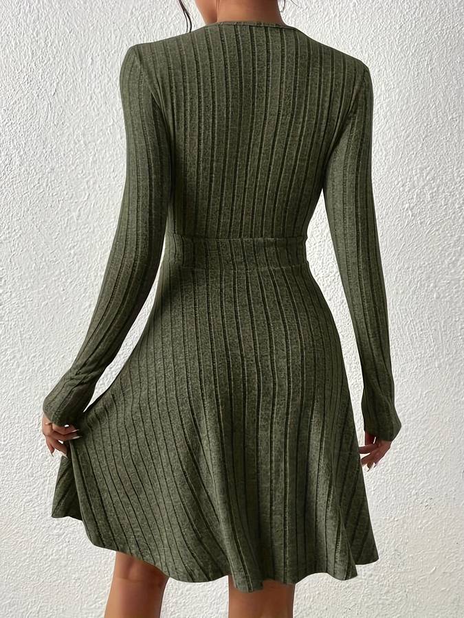 W&W Mode - Skaterkleid mit geripptem V-Ausschnitt
