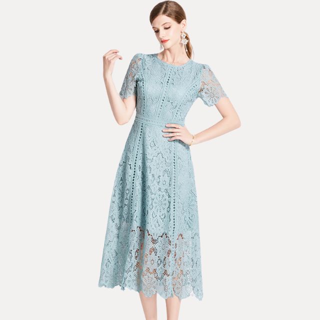 W&W Mode | Raffiniertes Spitzen-Midikleid mit Taillenbetonung