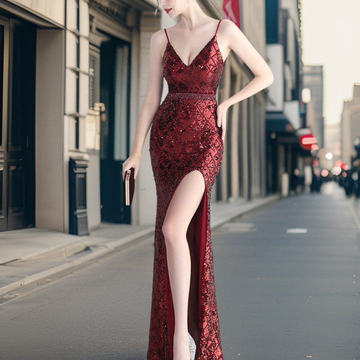 W&W Mode - Luxuriöses Pailletten Kleid mit seitlichem Schlitz