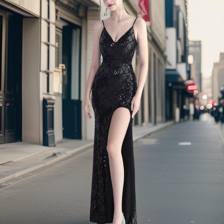 W&W Mode - Luxuriöses Pailletten Kleid mit seitlichem Schlitz