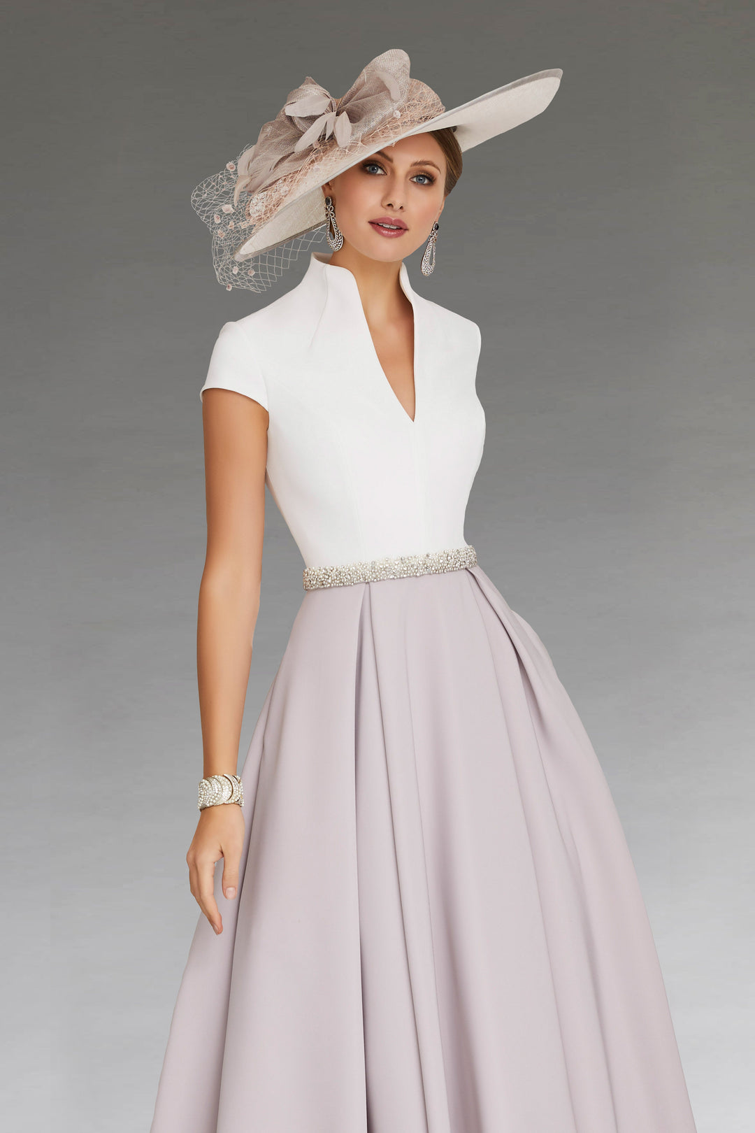 W&W Mode | Weißes Farbblock V-Ausschnitt Ausgestellt Sommerkleid