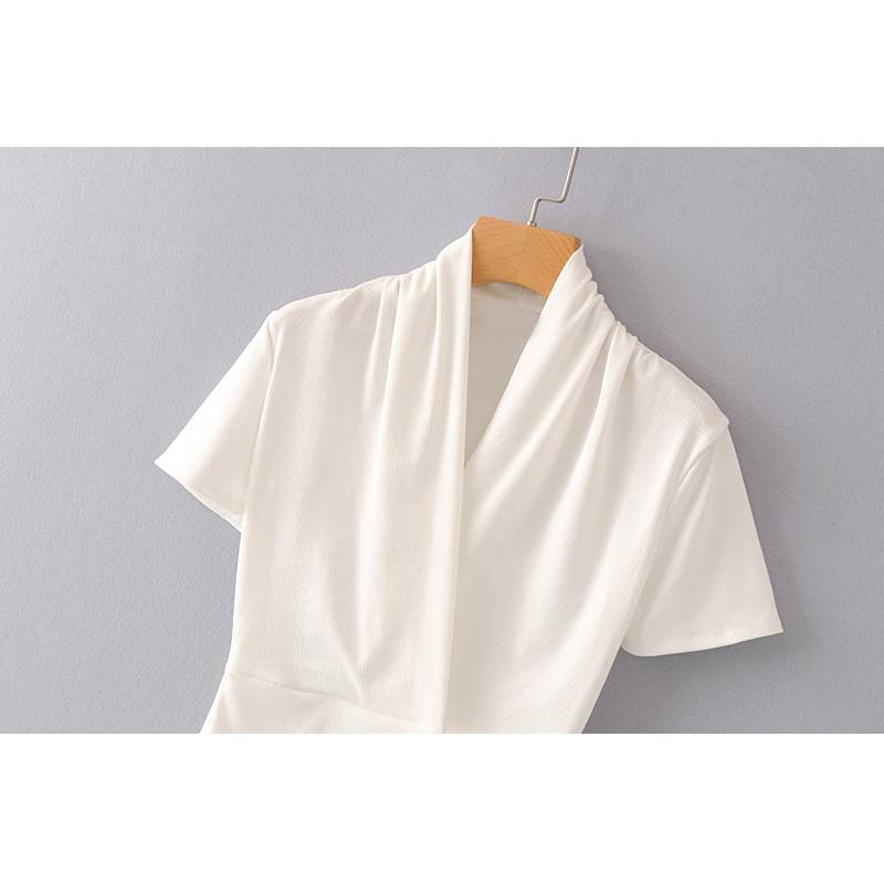 Eleganter Wickel-Body mit V-Ausschnitt
