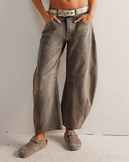 W&W Mode | Mitteltaillierte Röhrenjeans für Frauen