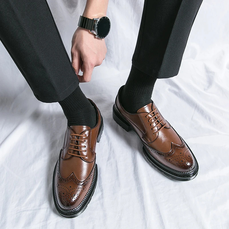 W&W Mode | Modische Herrenschuhe Mit Brogue Design Und Robuster Sohle