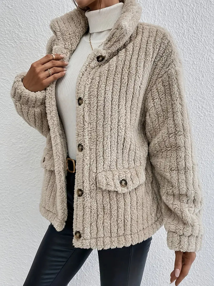 Doppelseitige Strickjacke mit Samtknöpfen