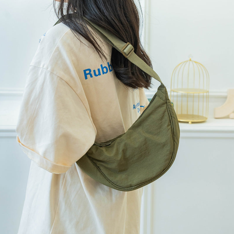 W&W Mode | Stilvolle Half Moon Crossbody Tasche