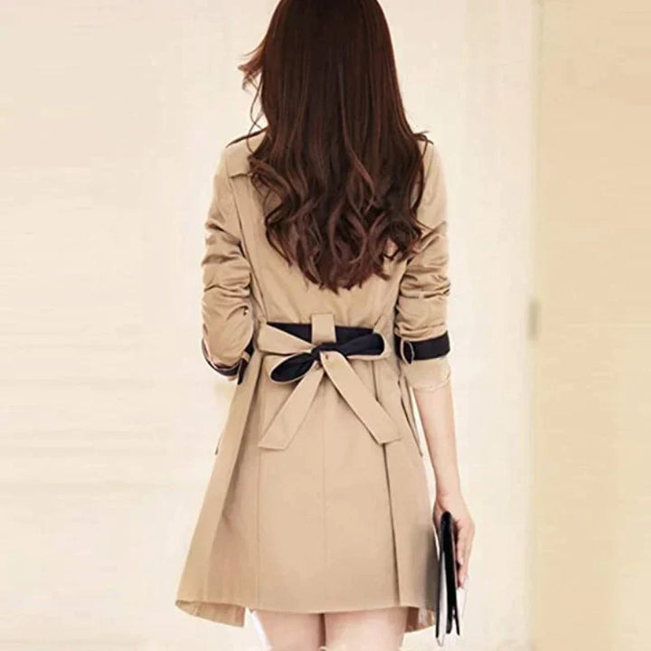 W&W Mode - Langer Designertrenchcoat mit doppelreihiger Knopfleiste