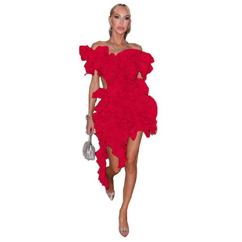 Damenkleid mit asymmetrischem Stufenschnitt