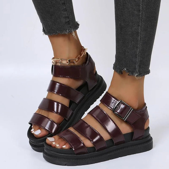 W&W Mode | Sandals with buckle and platform with open toes