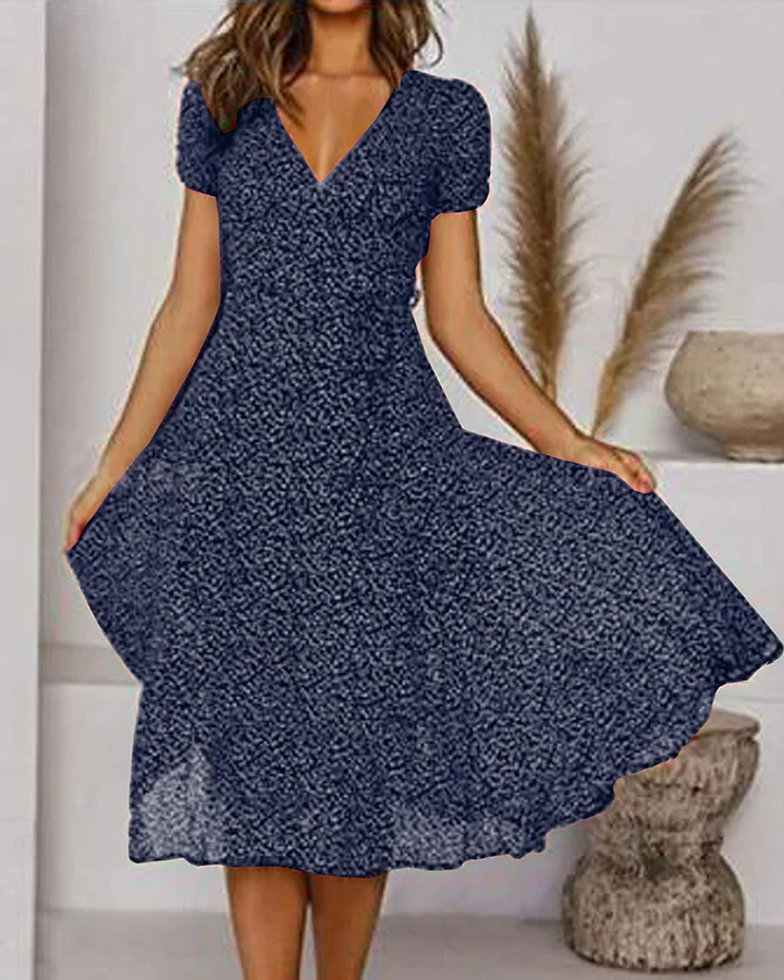 W&W Mode | Druckseide Chiffonkleid mit Kurzen Ärmeln und V-Ausschnitt für Damen