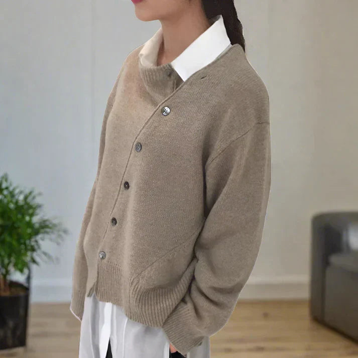 W&W Mode | weiche strickjacke mit diagonaler knopfleiste