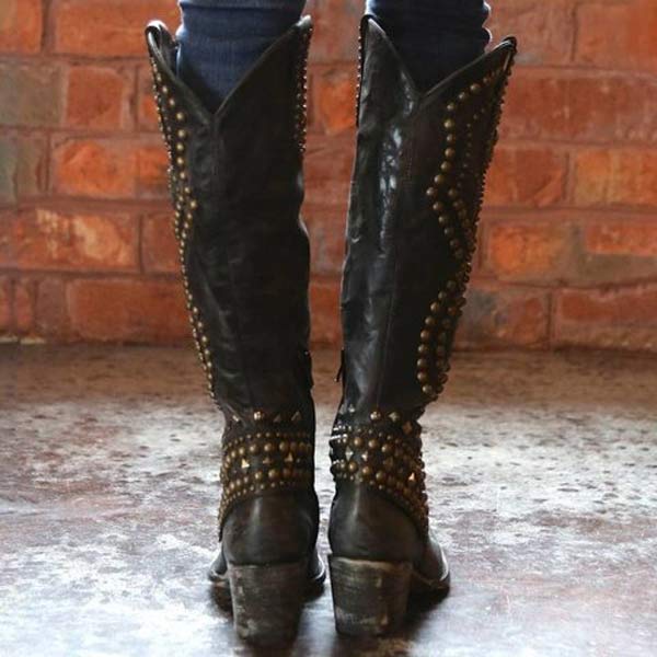Lilybell - Hohe Stiefel mit Metallic-Nieten und abgeschnittenem Absatz
