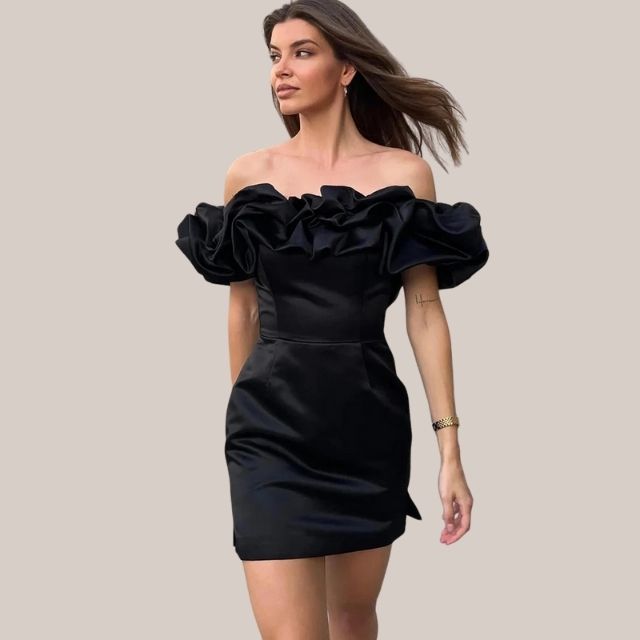 W&W Mode | Schulterfreies Cocktailkleid mit Rüschendetail