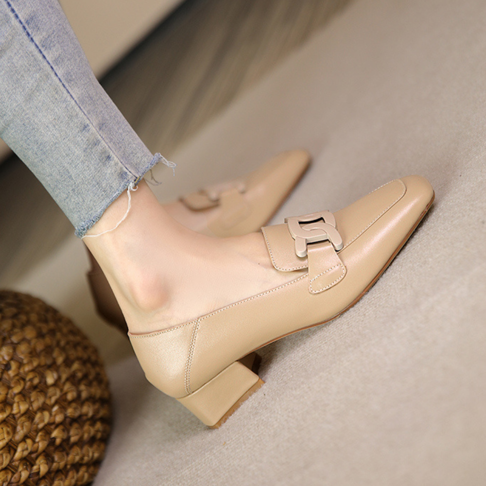 W&W Mode | Bequeme Schuhe mit Mittlerem Absatz und Fußgewölbeunterstützung