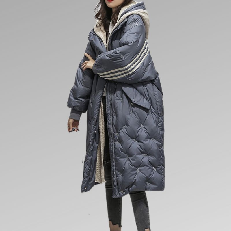 Lang geschnittene, gesteppte Damen-Winterjacke mit Kapuze