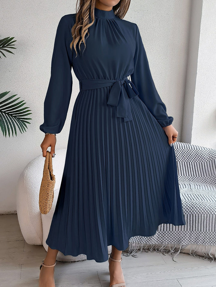 W&W Mode | Elegantes Und Zeitloses Plissee Kleid