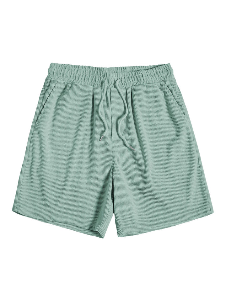 Cordhemd und Shorts