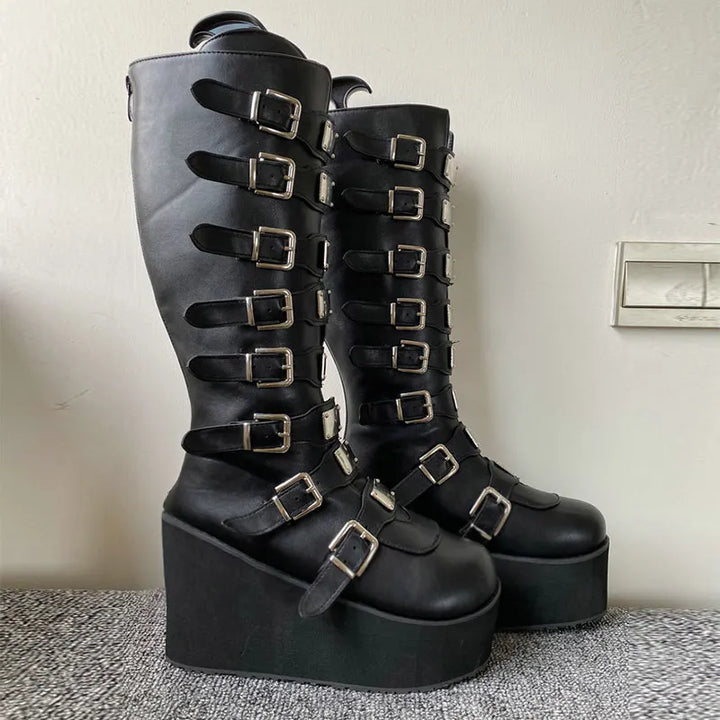 Damen Stiefel mit Reißverschluss, grobem Absatz und markantem Design