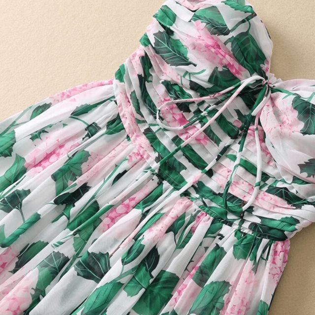 W&W Mode | Trägerloses Maxikleid mit Blumenmuster und gerafftem Oberteil