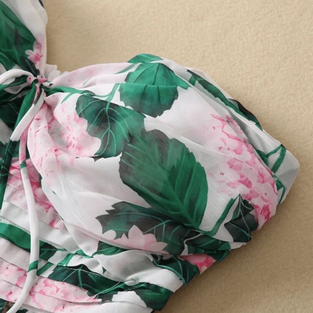 W&W Mode | Trägerloses Maxikleid mit Blumenmuster und gerafftem Oberteil