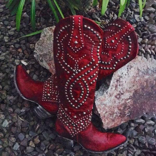 W&W Mode - Hohe Stiefel Mit Metallnieten Und Kobigem Absatz