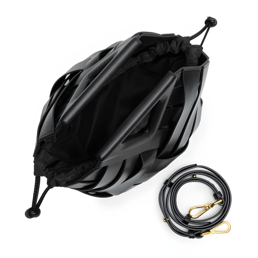Kleine Damenhandtasche mit Kettenriemen