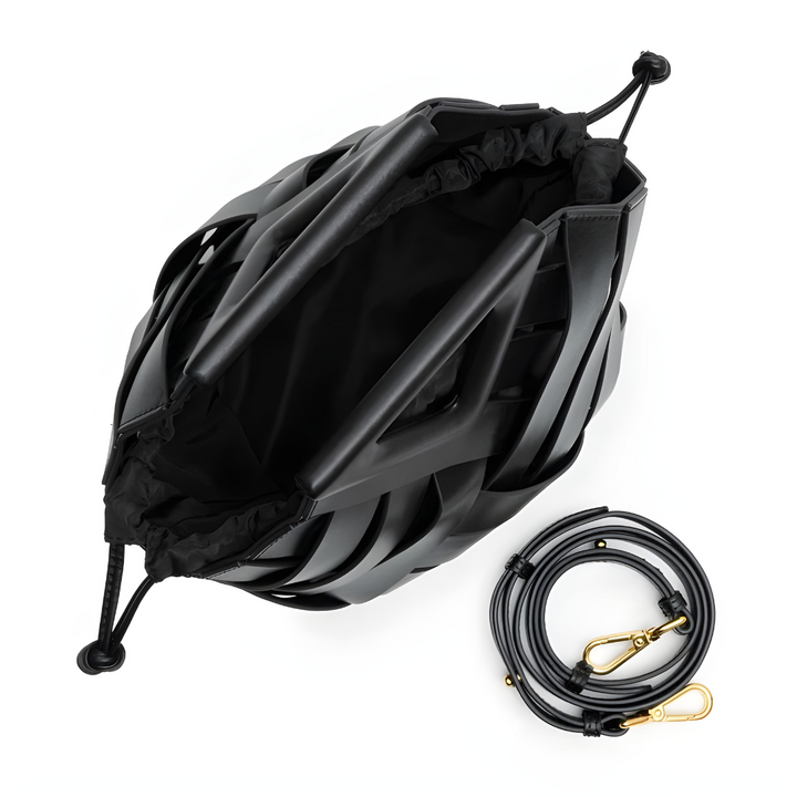 Kleine Damenhandtasche mit Kettenriemen