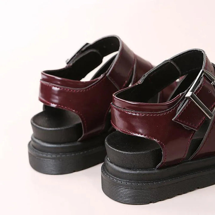 W&W Mode | Sandals with buckle and platform with open toes
