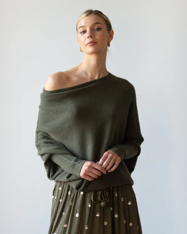 W&W Mode | Asymmetrischer Damenpullover mit eleganter Drapierung