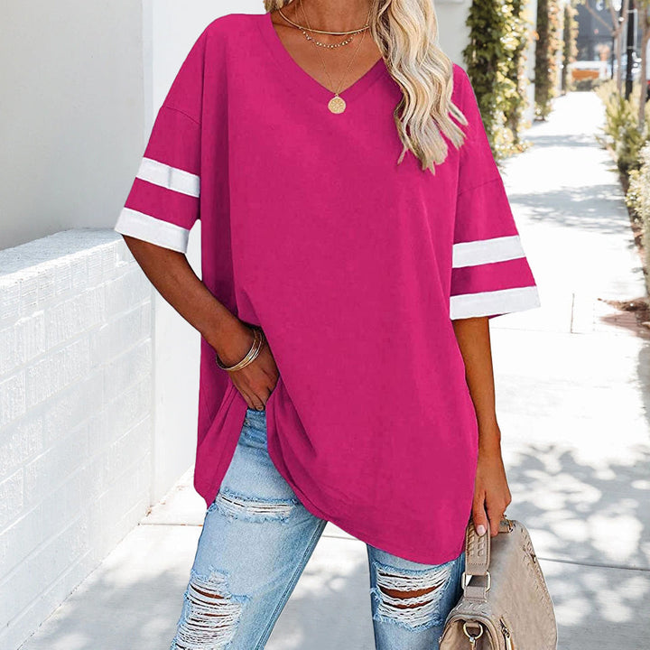 W&W Mode | Kontrastfarbenes, lockeres Damen-T-Shirt mit V-Ausschnitt