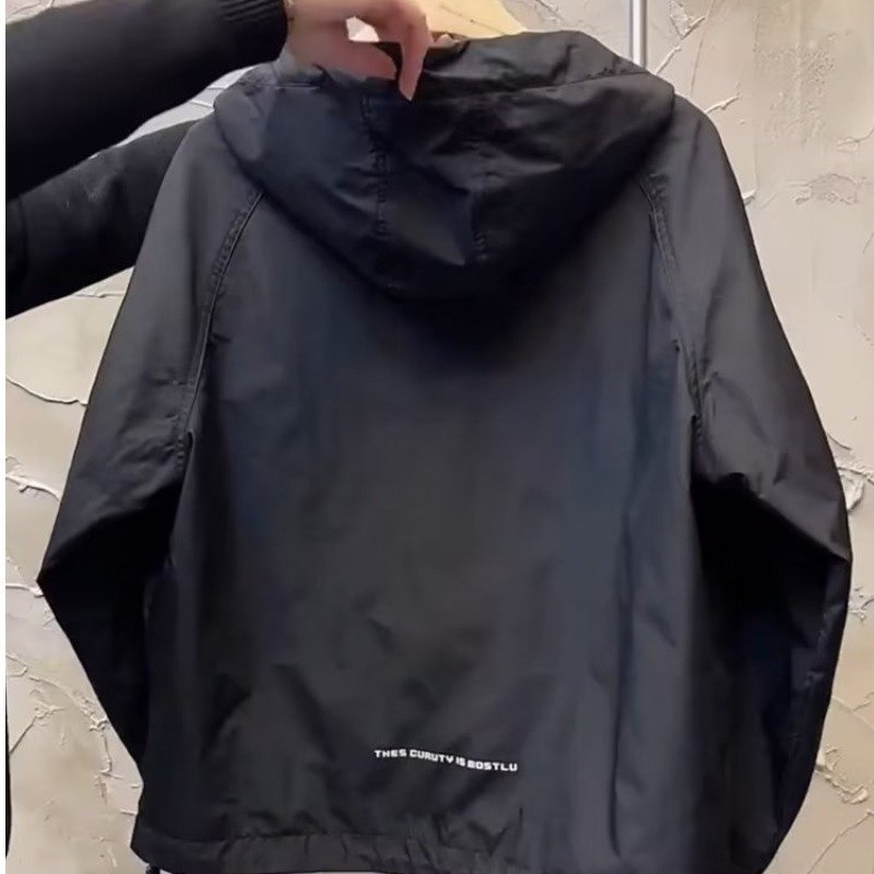 W&W Mode | Leichter Kapuzen Windbreaker mit halbem Reißverschluss und Tasche
