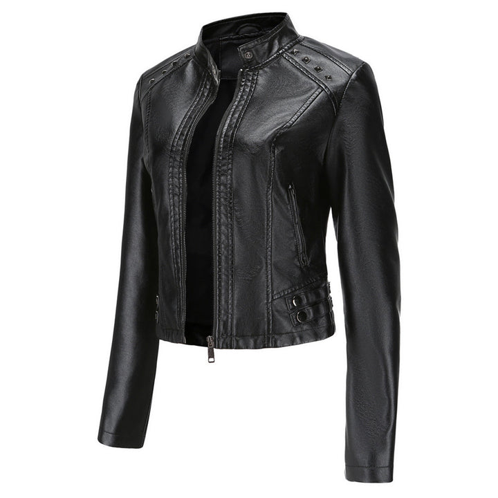 W&W Mode | Elegante Lederjacke mit einzigartigen Details für Damen