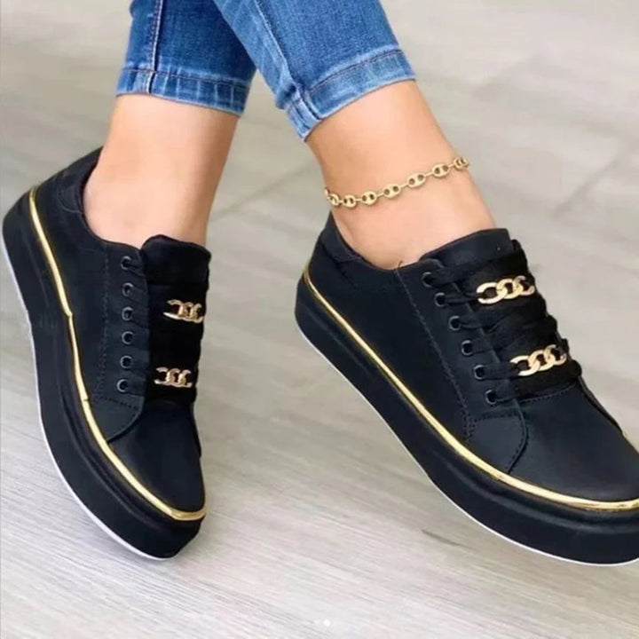 W&W Mode - Weiße Low-Top-Casual-Sneakers mit goldenen Details | Stylische weiße Schnürsneaker mit Goldbesatz