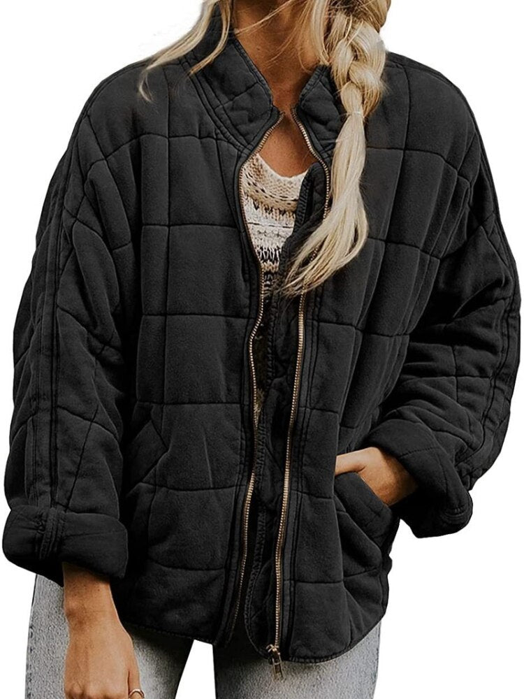 Damen-Steppjacke mit tailliertem Schnitt und praktischen Taschen