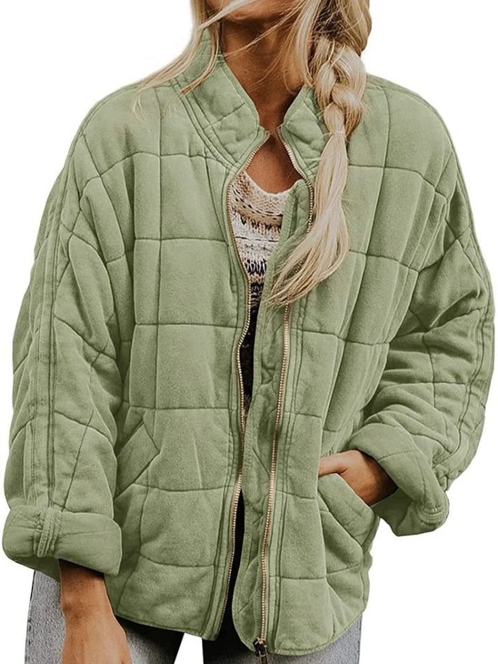 Damen-Steppjacke mit tailliertem Schnitt und praktischen Taschen